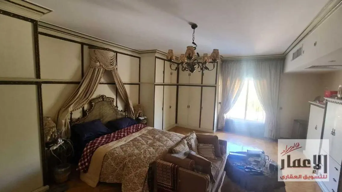 فيلا فاخرة للبيع بمساحة واسعة ومرافق مميزة