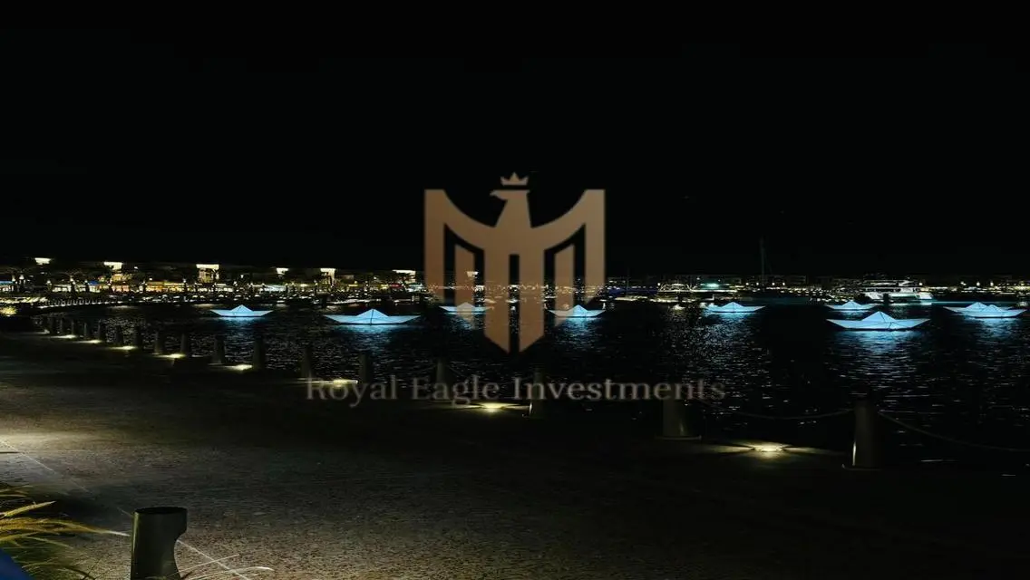 عقار متميز بمساحة 280 متر و شرفة