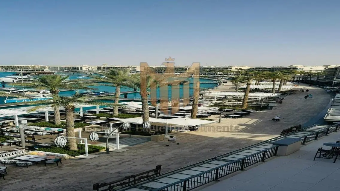 عقار متميز بمساحة 280 متر و شرفة