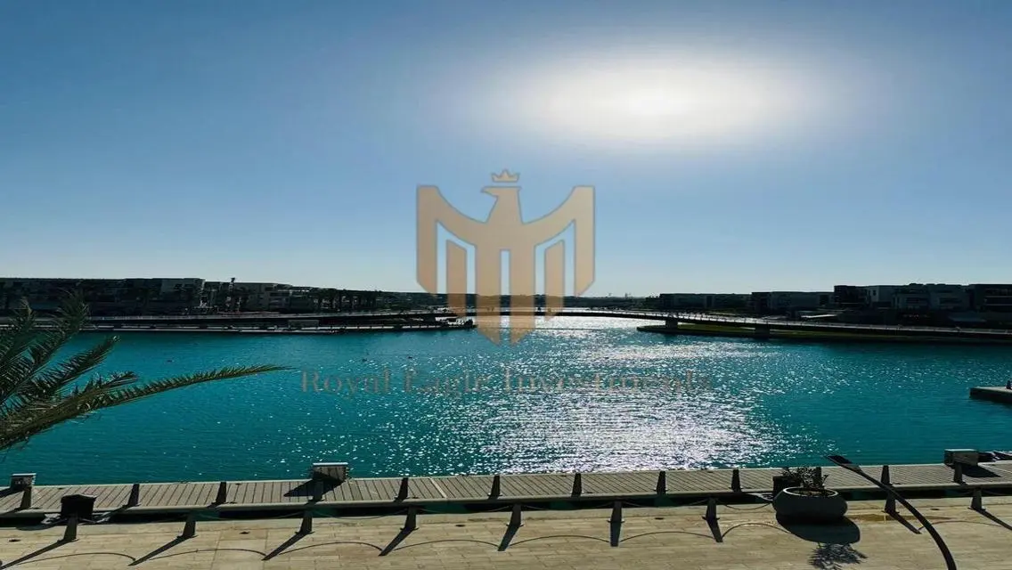 عقار متميز بمساحة 280 متر و شرفة