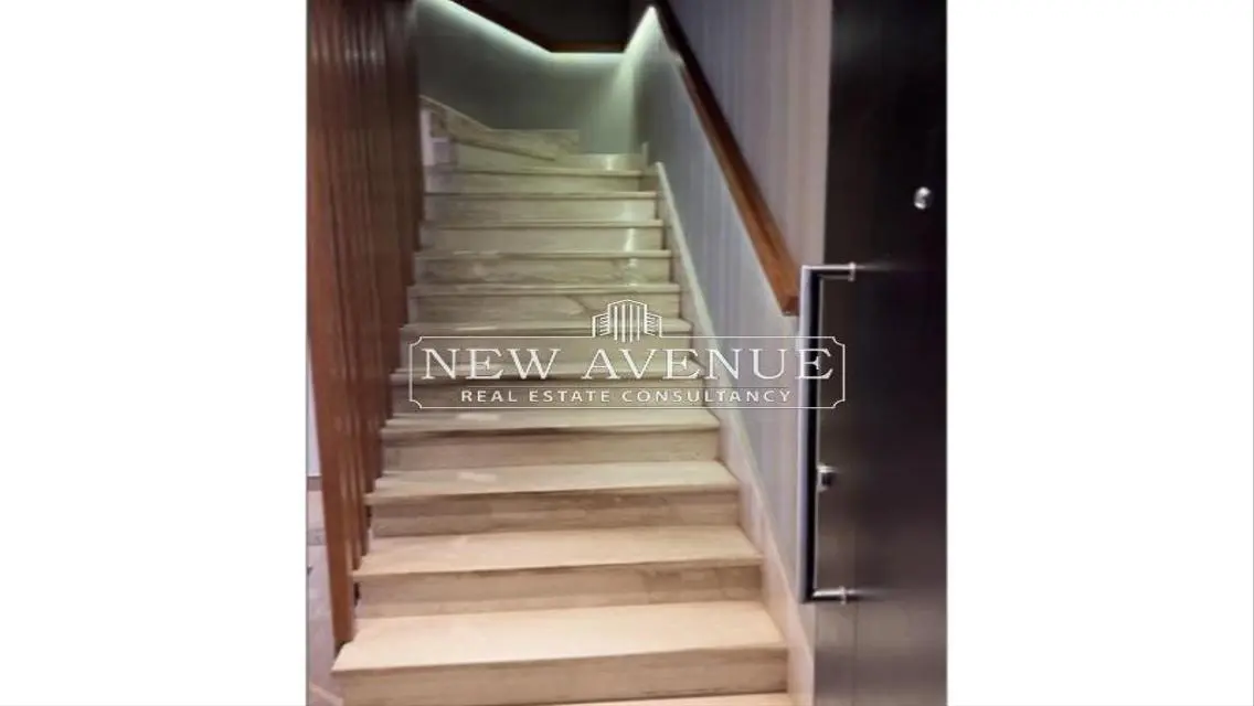 Luxury Villa for Sale with Spacious Layout in the Heart of the City