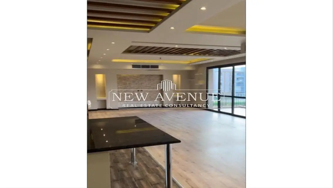 Luxury Villa for Sale with Spacious Layout in the Heart of the City