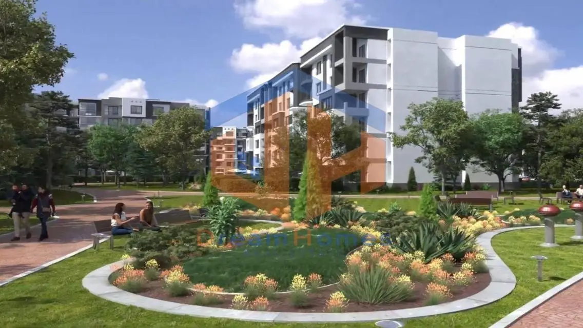 Luxurious B14 Apartment with Spacious Layout in the Heart of the City