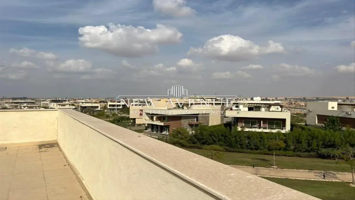 فيلا فاخرة للبيع في موقع متميز