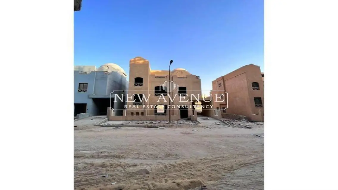 فيلا فاخرة للبيع بسعر مغري في موقع متميز