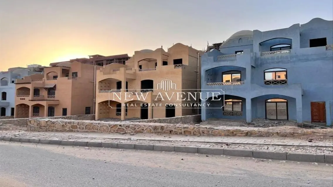 فيلا فاخرة للبيع بسعر مغري في موقع متميز