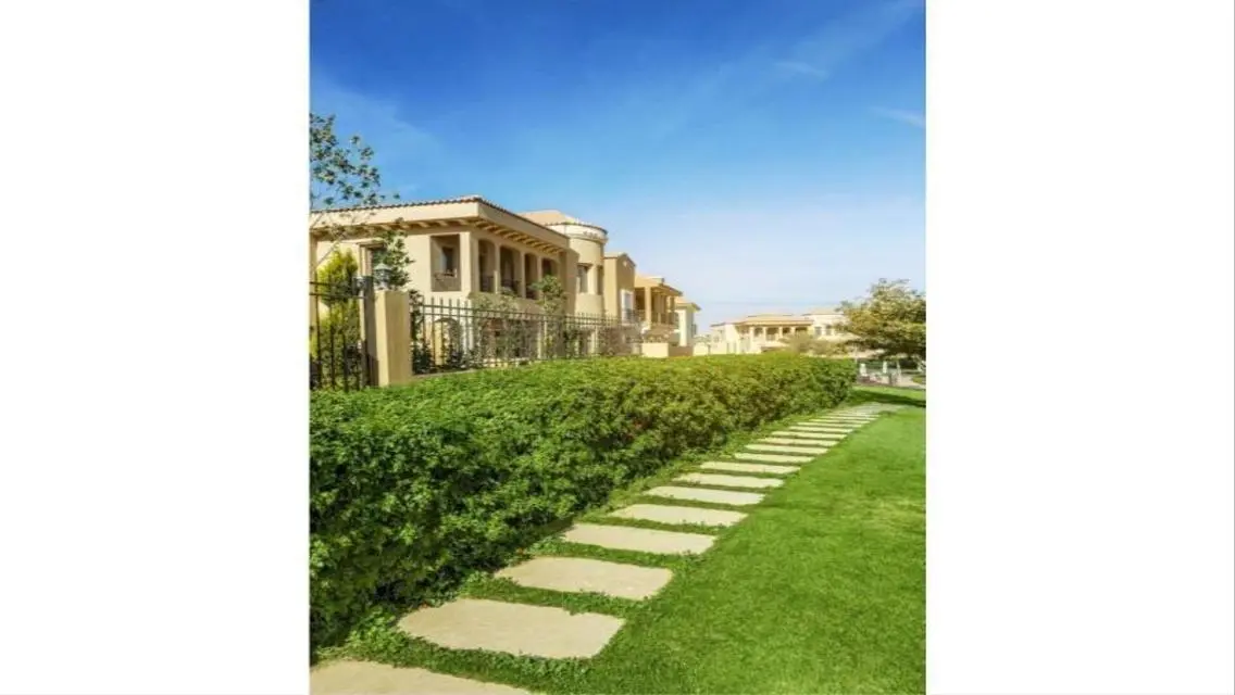 Luxury Apartment in Hyde Park Compound