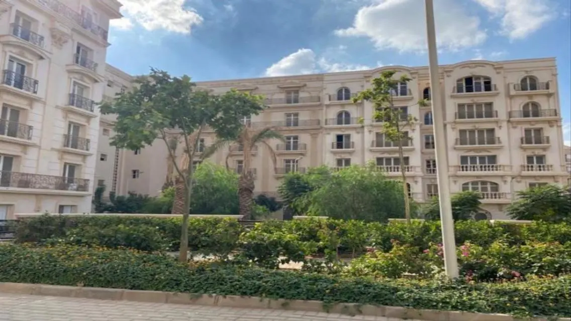 Luxury Apartment in Hyde Park Compound