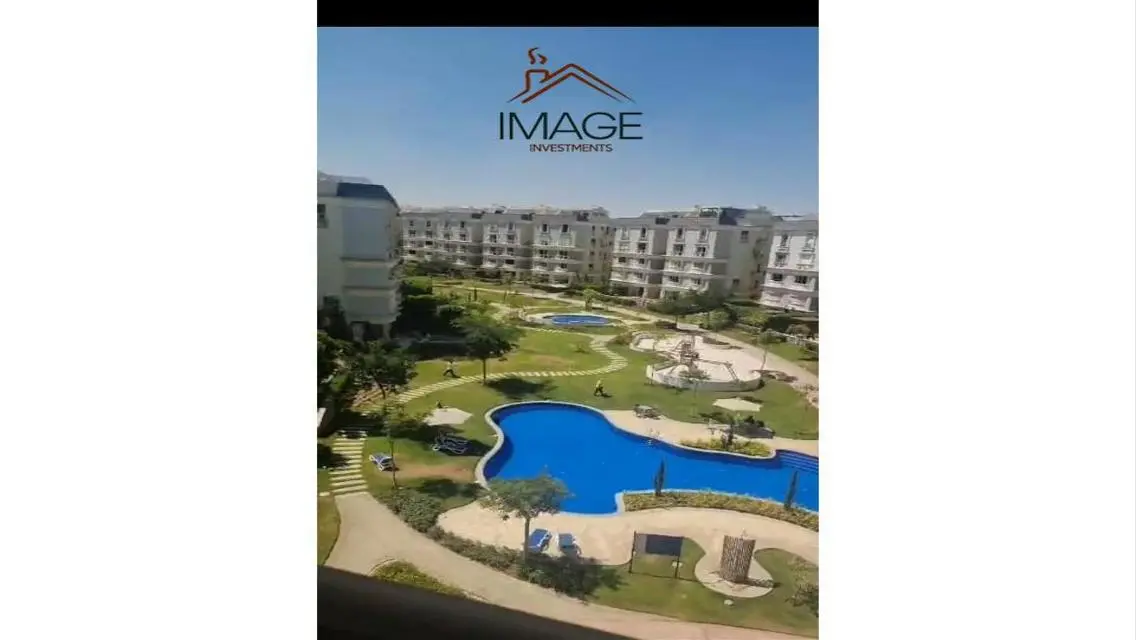 فيلا فاخرة للبيع تطل على بحيرات