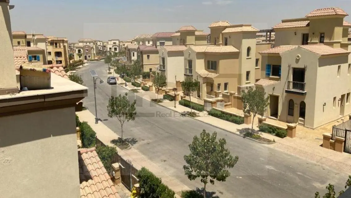 شقة فاخرة للبيع بمساحة 330 متر