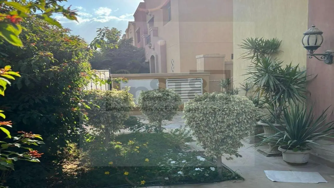 شقة فاخرة للبيع بمساحة 330 متر