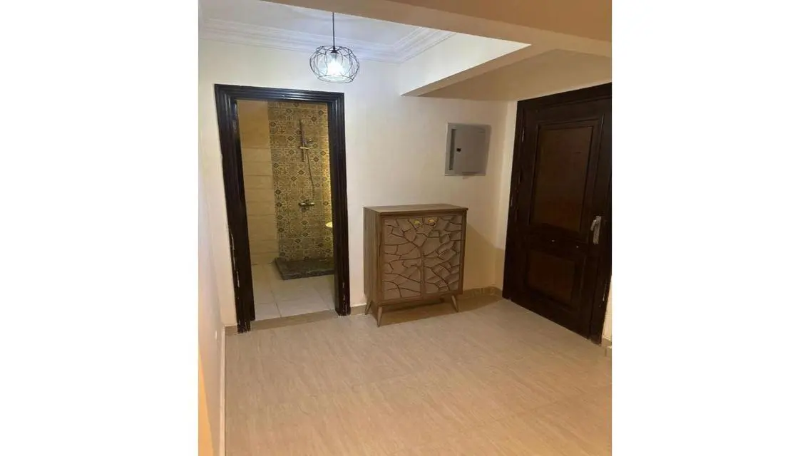 شقة فاخرة 3 غرف للبيع بأسعار مناسبة