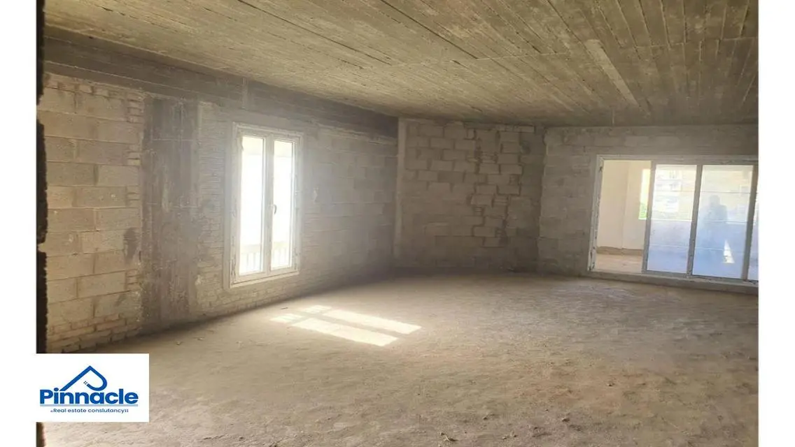 Luxury Apartment for Sale at 5A-Waterway with Attractive Pricing!
