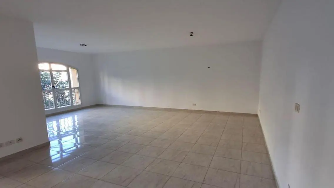 Luxury Apartment 211 with Ample Space in Prime Location
