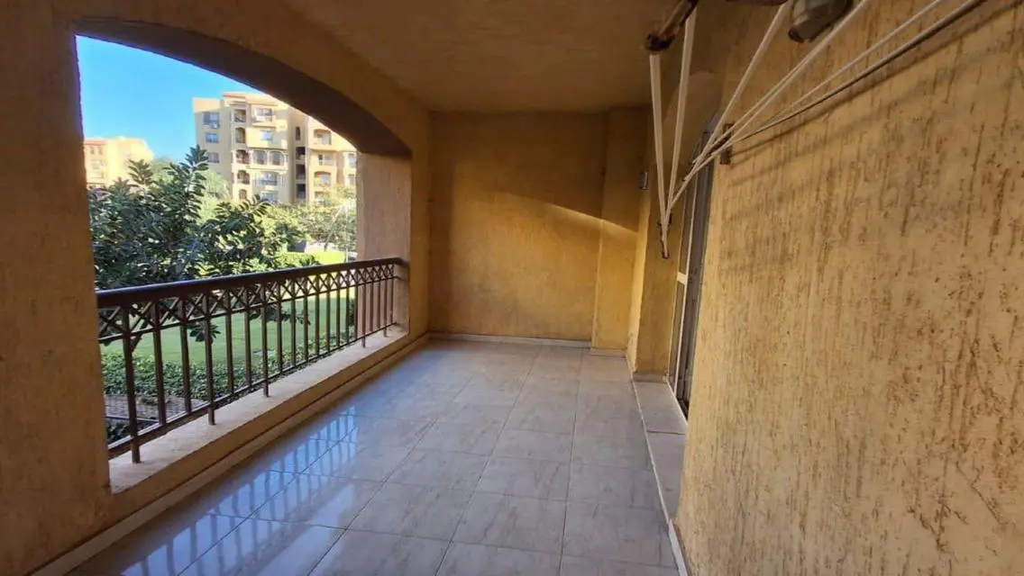Luxury Apartment 211 with Ample Space in Prime Location