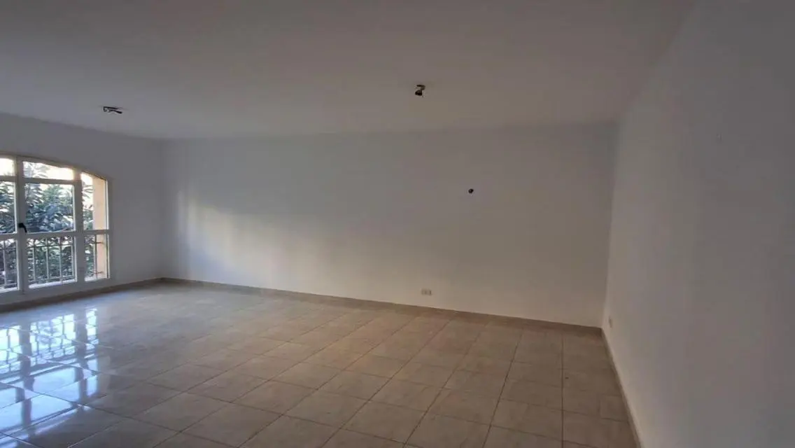 Luxury Apartment 211 with Ample Space in Prime Location