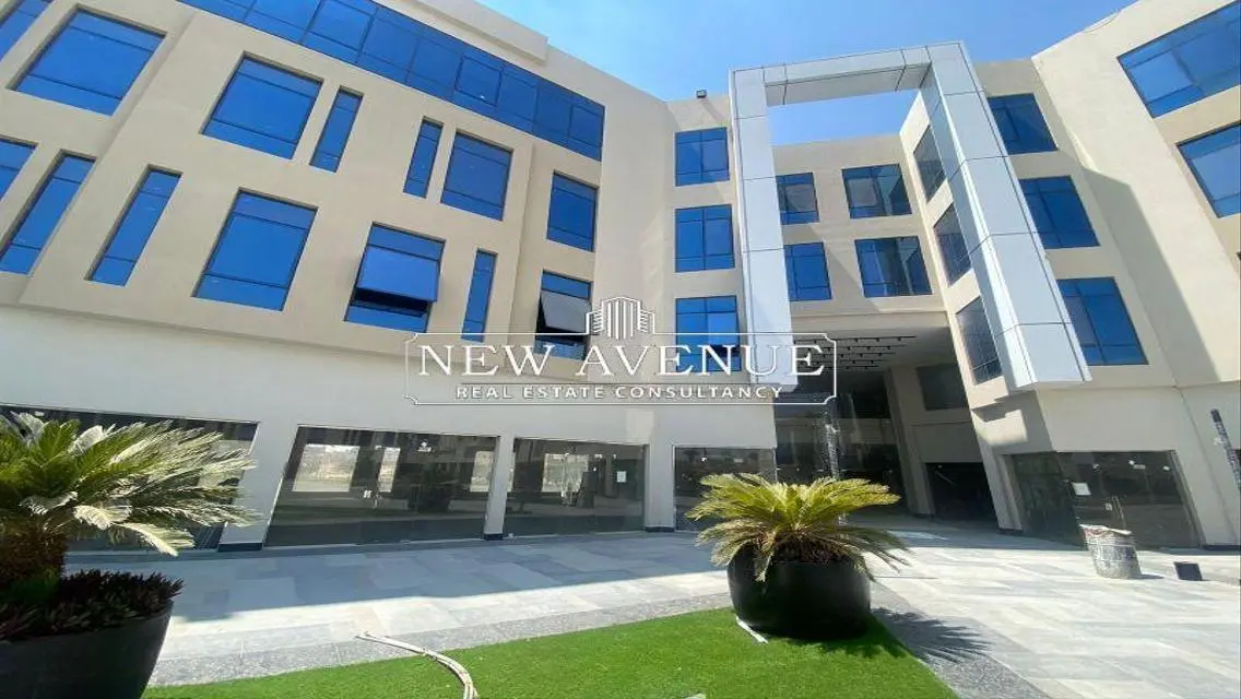 Complete Commercial Property for Sale - 1500 m²