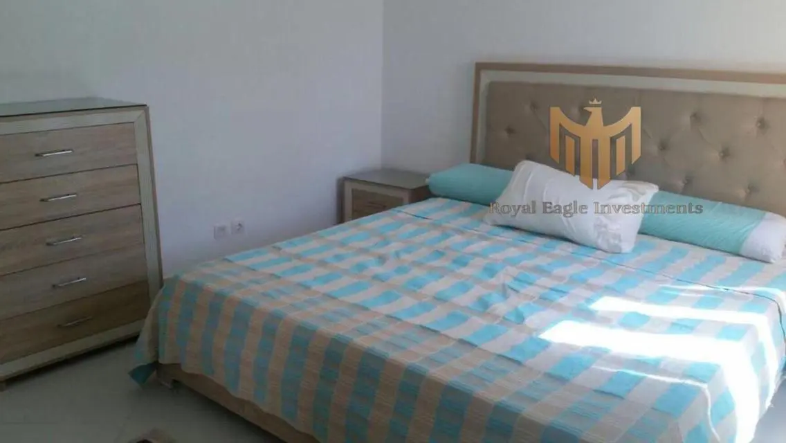 Luxury Villa for Sale with 100 Meter Space by the Balcony