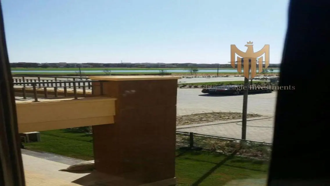 Luxury Villa for Sale with 100 Meter Space by the Balcony