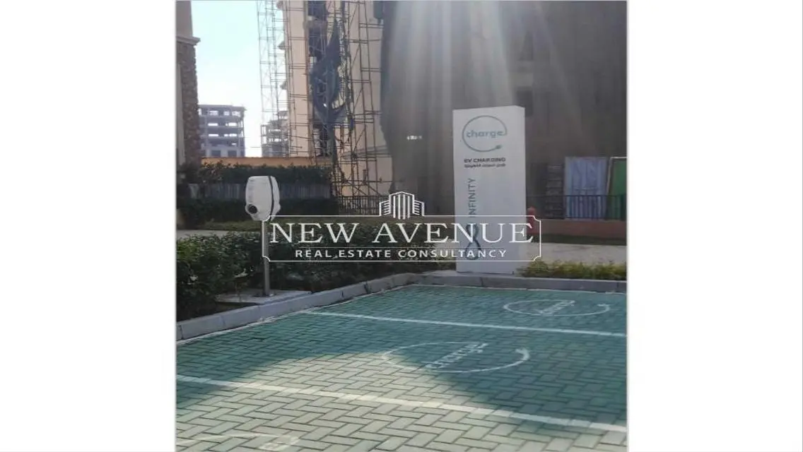 Luxurious Apartment with Spacious Area in the City Center