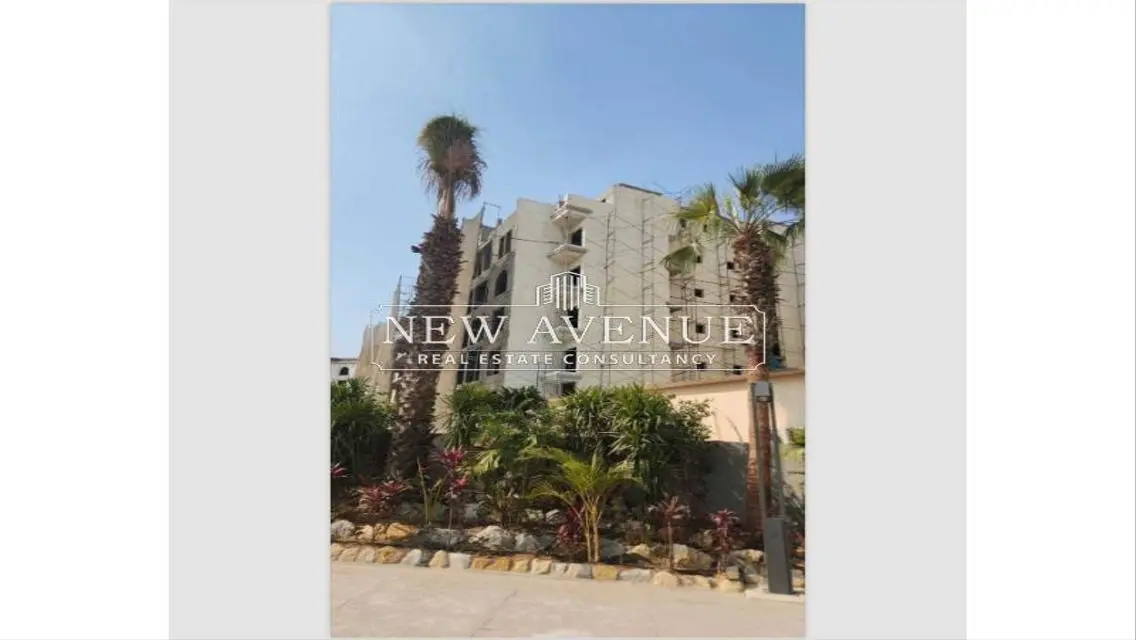Luxurious Apartment with Spacious Area in the City Center