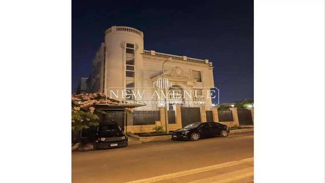 فيلا فاخرة مع حديقة خاصة وحارس أمن