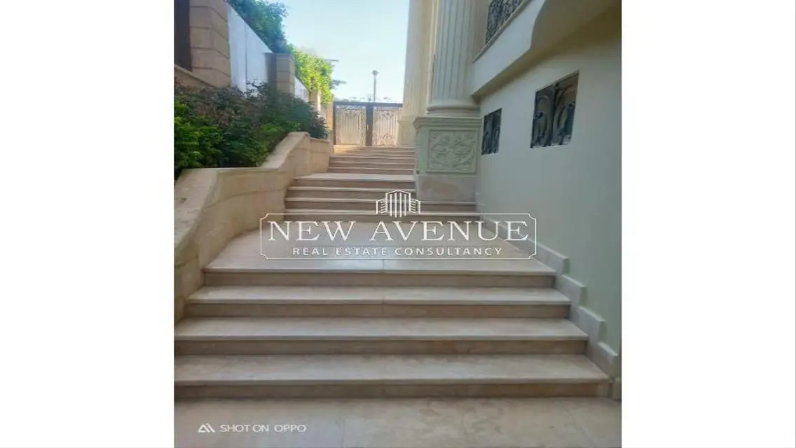 فيلا فاخرة مع حديقة خاصة وحارس أمن