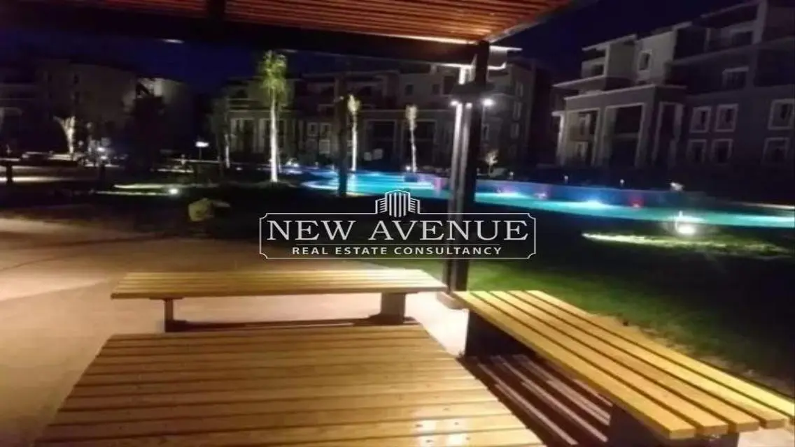 شقة حصرية بمساحة متر مع حديقة خاصة
