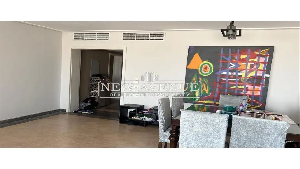 Luxury Apartment with Spacious Living in the Heart of the City