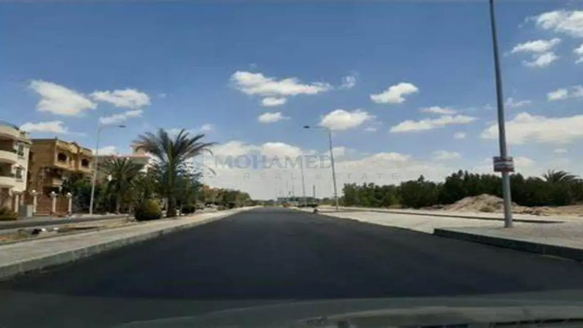 شقة فاخرة للبيع مع حديقة خاصة