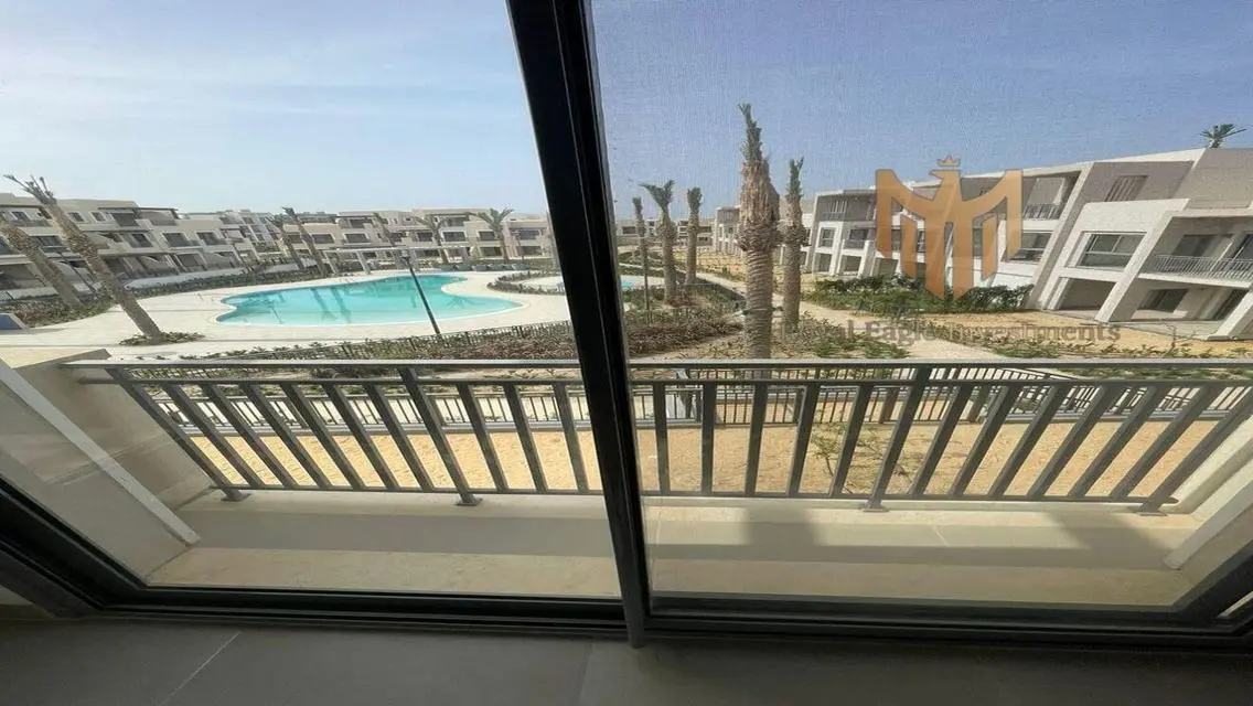 شقة فاخرة بمساحة واسعة للبيع