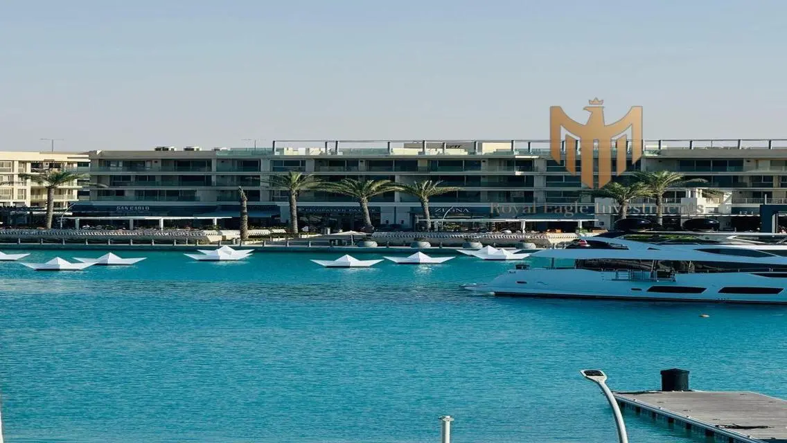 Luxury Apartment with Private Garden, 143 sqm