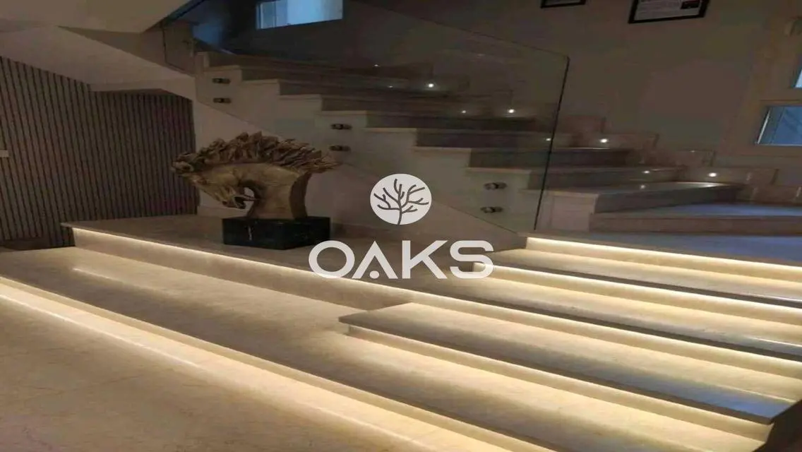 6-12 - Luxury Apartment in Garden Lakes Hyde Park