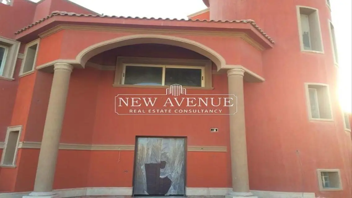 Luxury Villa for Sale with Private Garden and Full Amenities