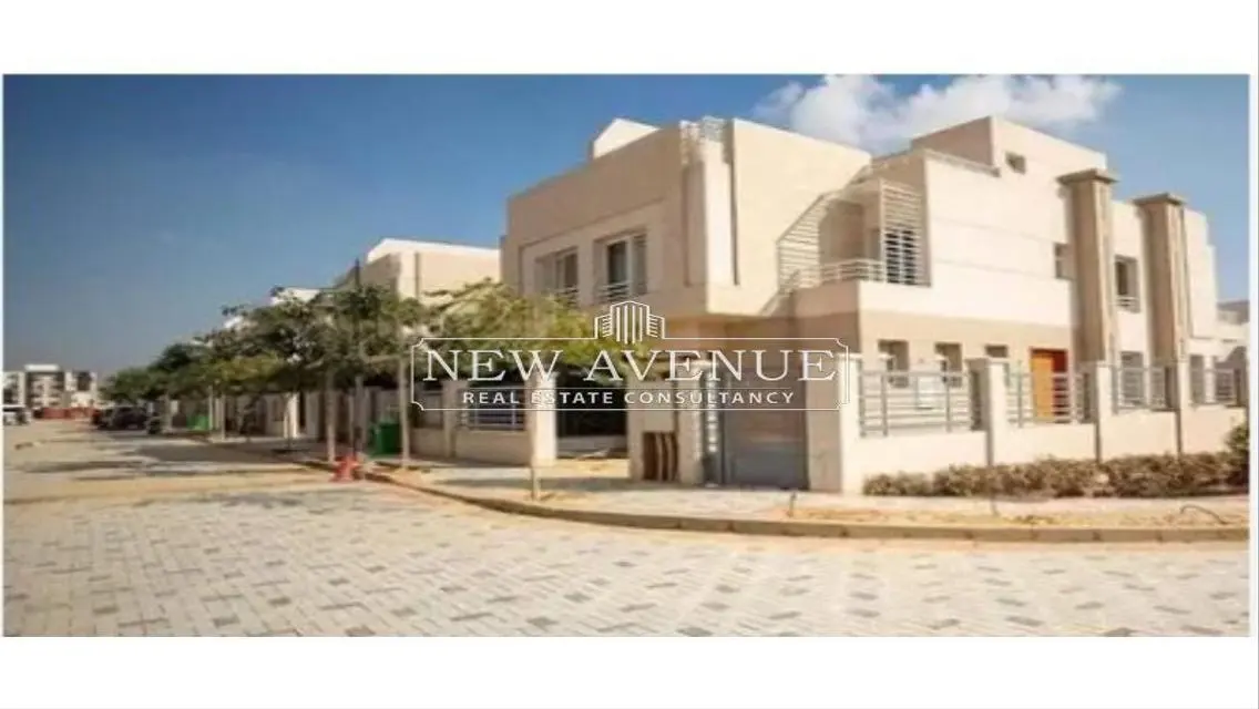 Luxury Property with Private Garden and Maid's Room