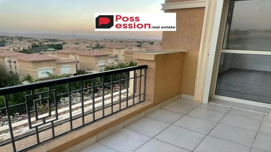 عقار فاخر بتصميم مميز ببحيرات