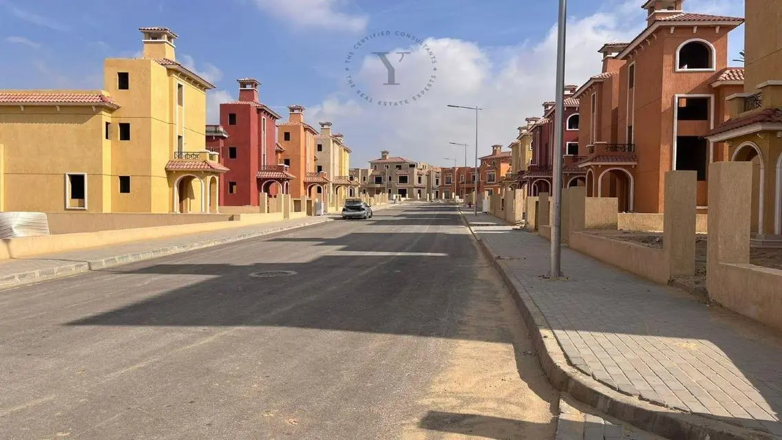 فيلا فاخرة بمساحة واسعة وإطلالة على البحيرات