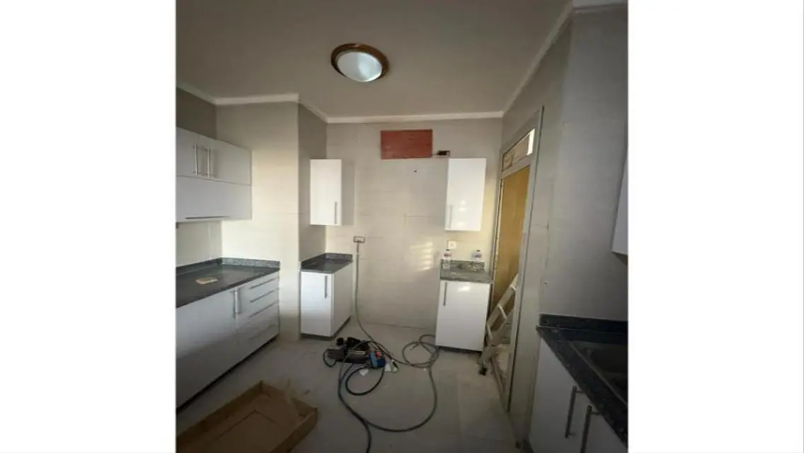 Spacious Lakeview Apartment for Rent