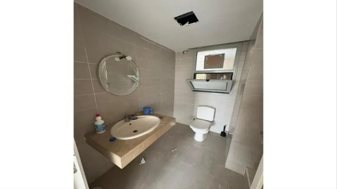 Spacious Lakeview Apartment for Rent