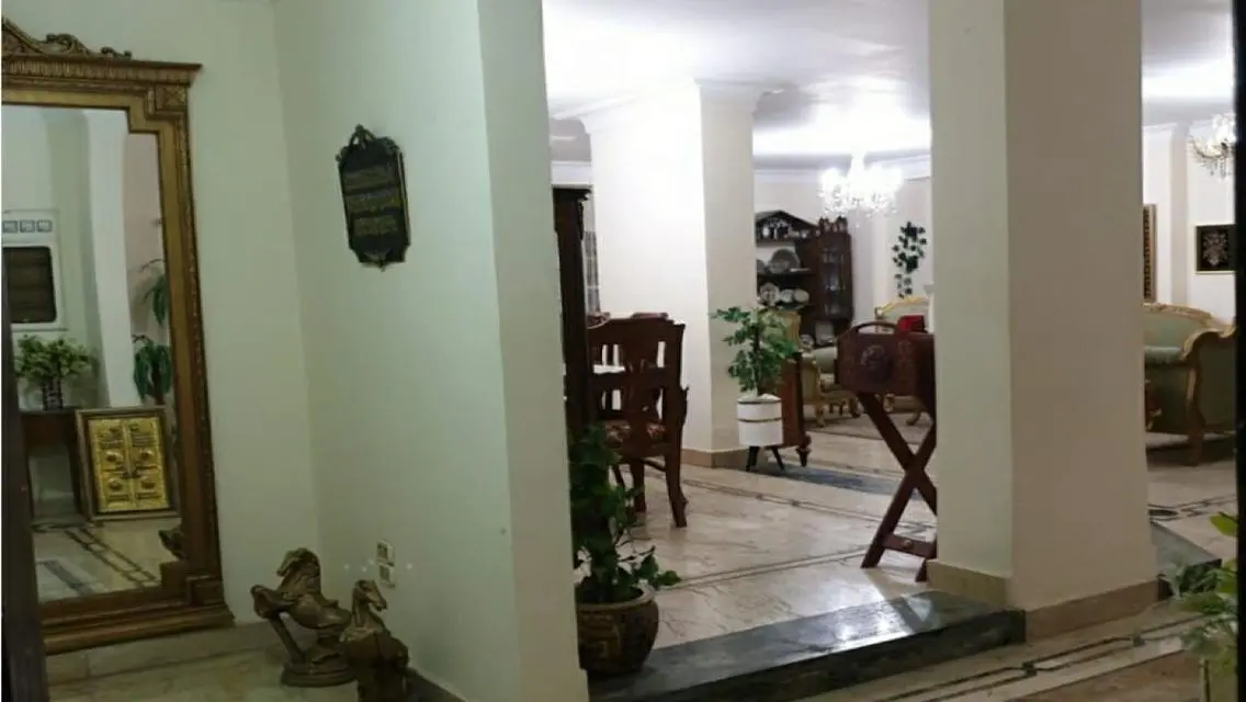شقة رائعة بمساحة كبيرة في موقع متميز