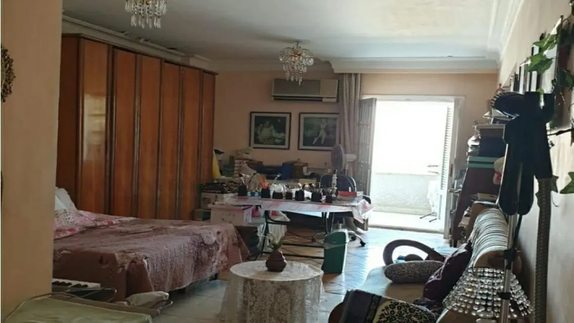 شقة رائعة بمساحة كبيرة في موقع متميز