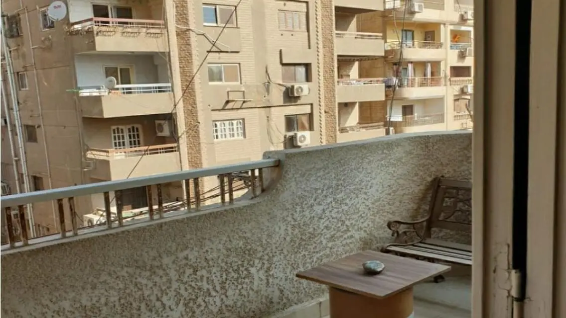 شقة رائعة بمساحة كبيرة في موقع متميز