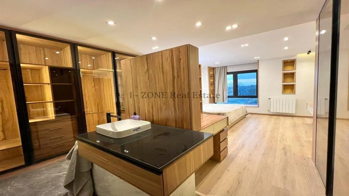 Luxury Apartment at Sky Condos