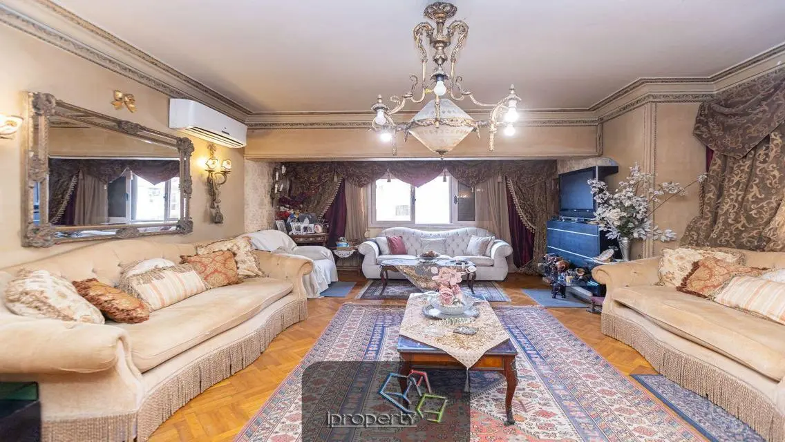 شقة فاخرة للبيع في الإسكندرية