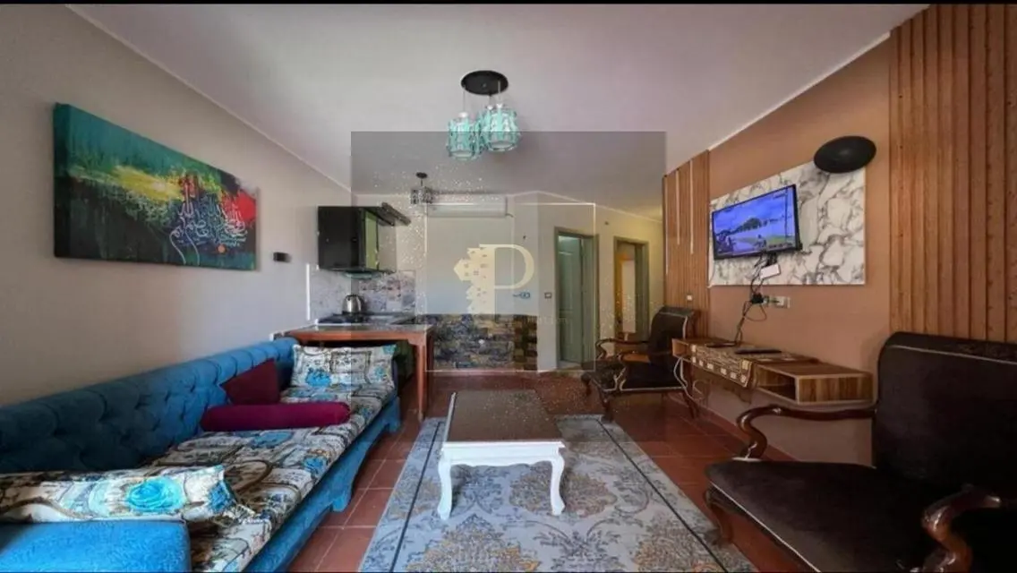 Luxury Apartment with Stunning Lake View