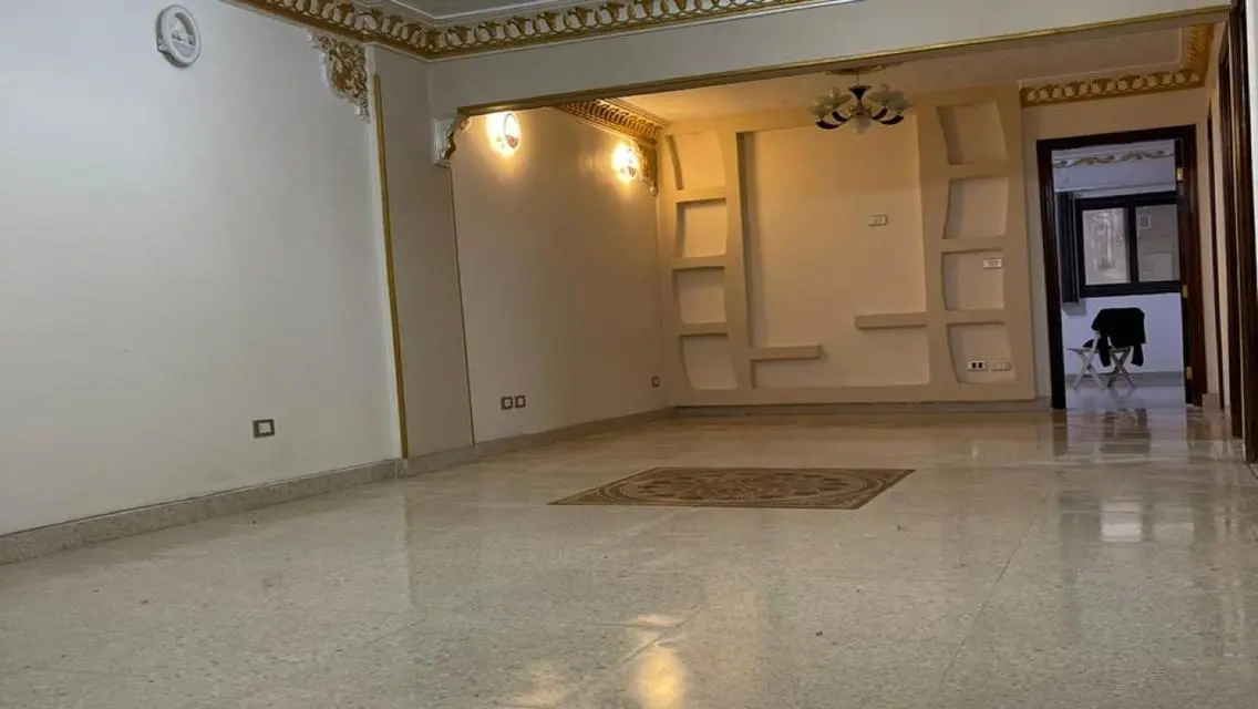 شقة فاخرة بمساحة 800 متر للبيع - 3 غرف نوم