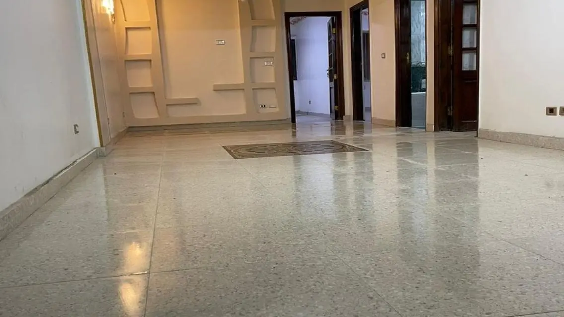 شقة فاخرة بمساحة 800 متر للبيع - 3 غرف نوم