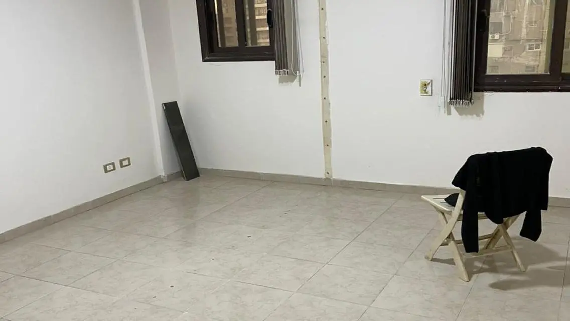 شقة فاخرة بمساحة 800 متر للبيع - 3 غرف نوم