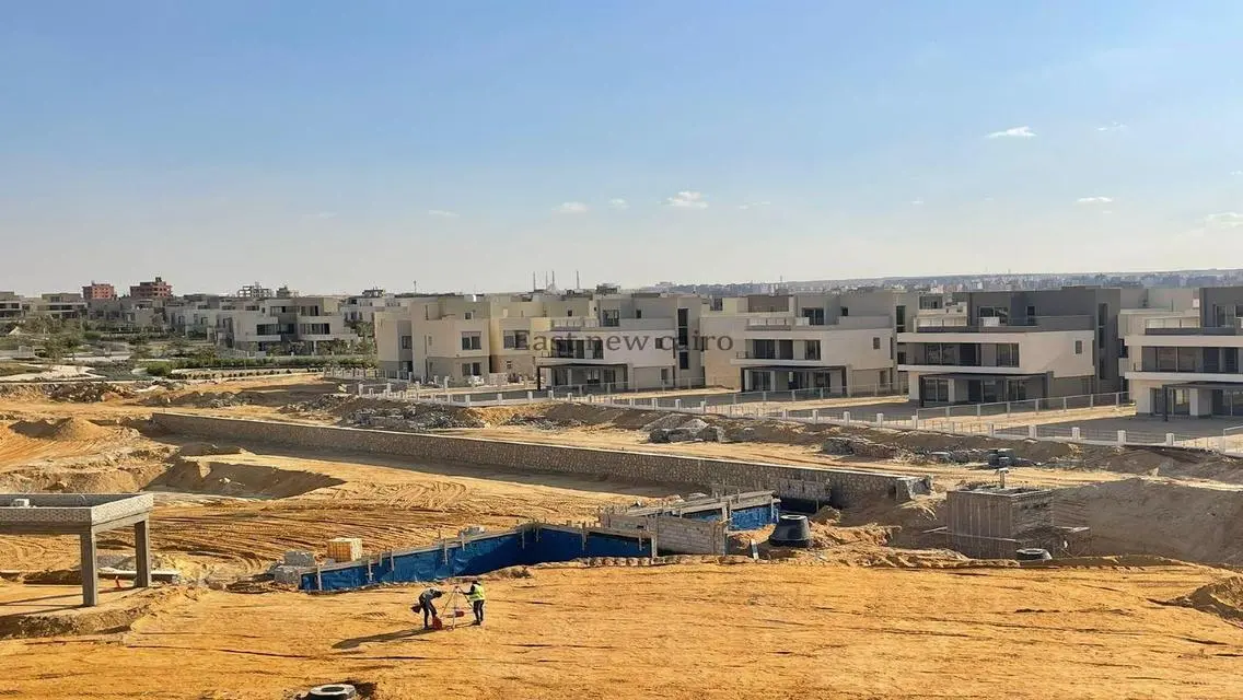 فيلا فاخرة مع مسبح وحديقة خاصة