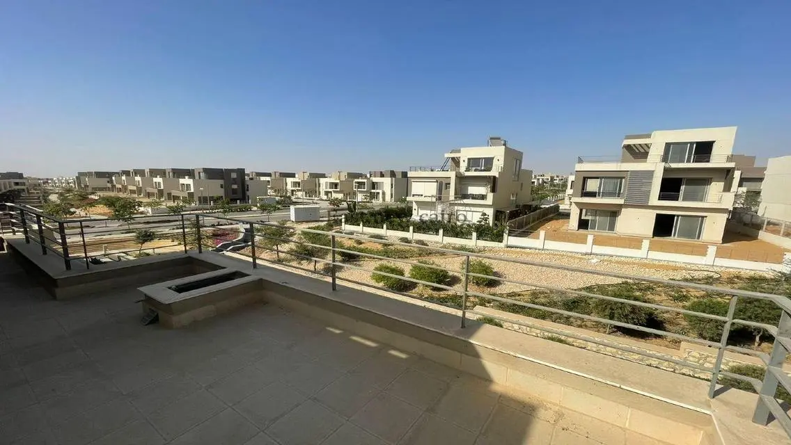 فيلا فاخرة مع مسبح وحديقة خاصة